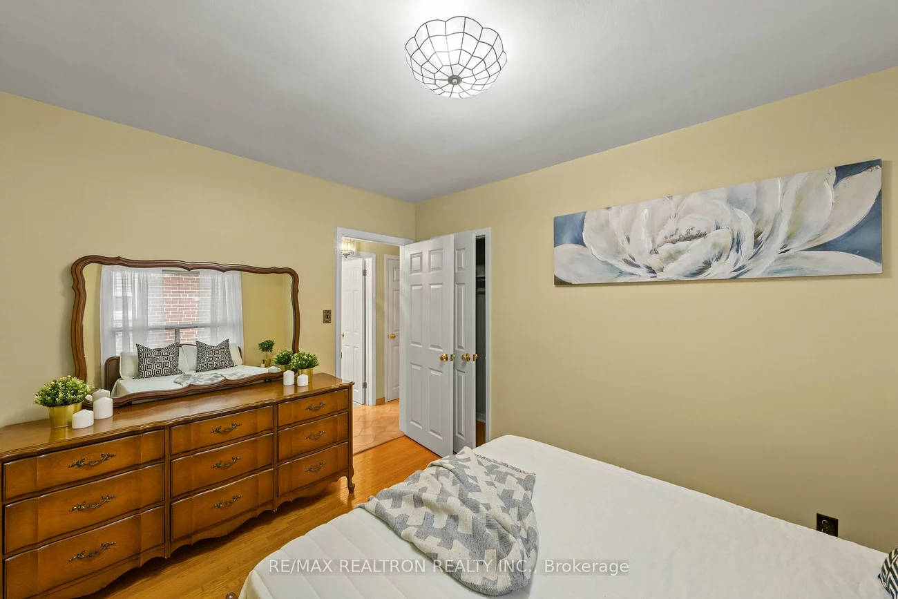 1144, Glengrove, Yorkdale-Glen Park, Toronto