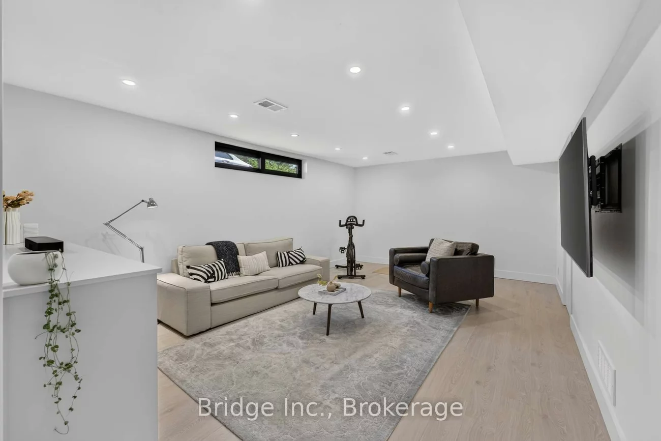 14, Norseman, Stonegate-Queensway, Toronto
