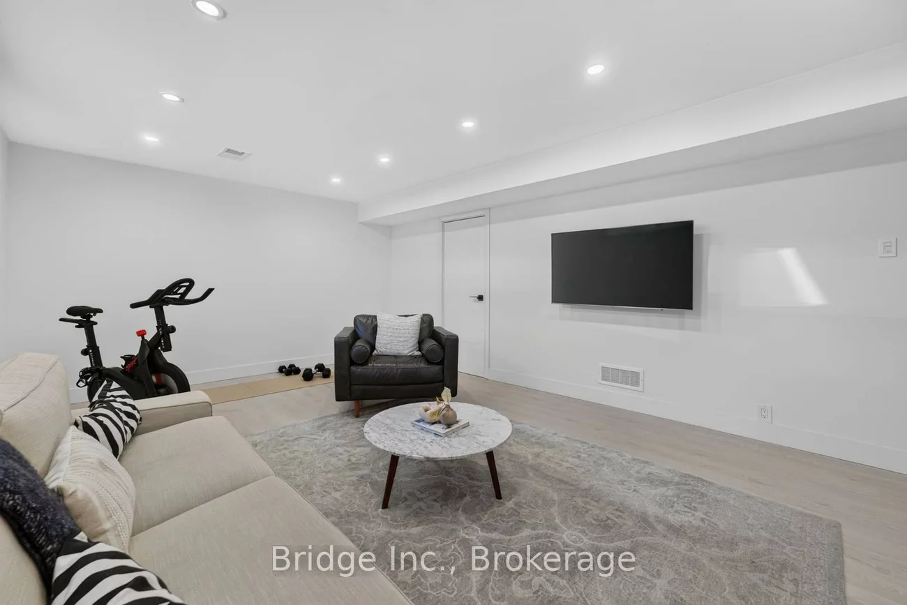 14, Norseman, Stonegate-Queensway, Toronto