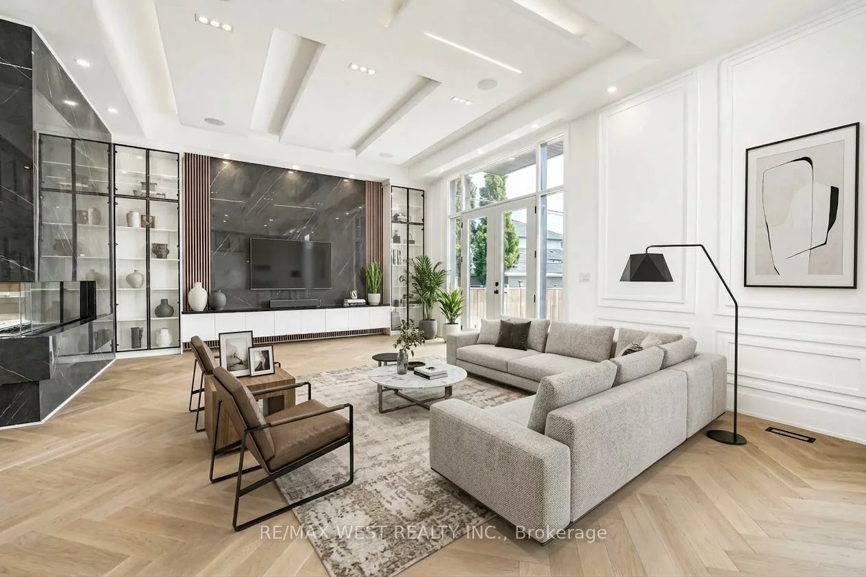 53, Celt, Yorkdale-Glen Park, Toronto