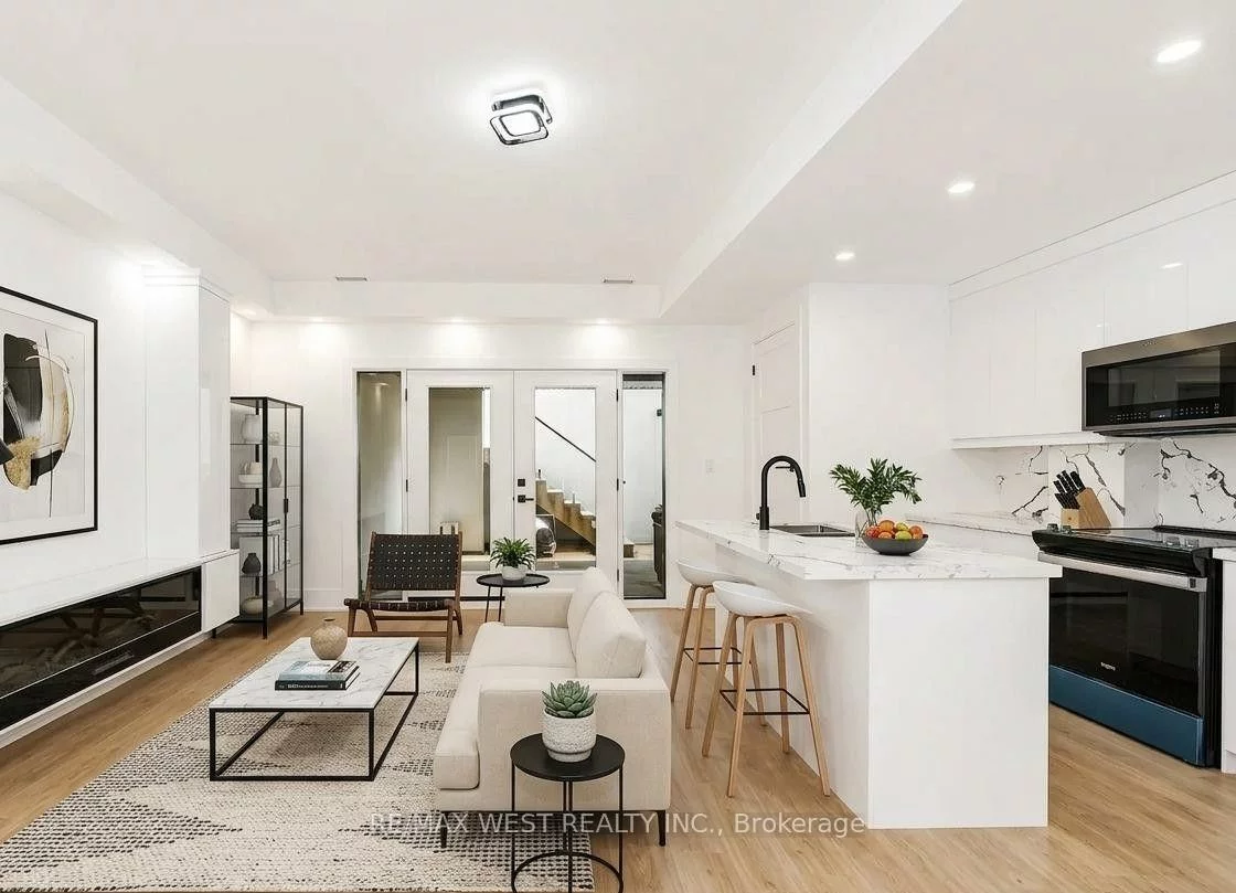 53, Celt, Yorkdale-Glen Park, Toronto