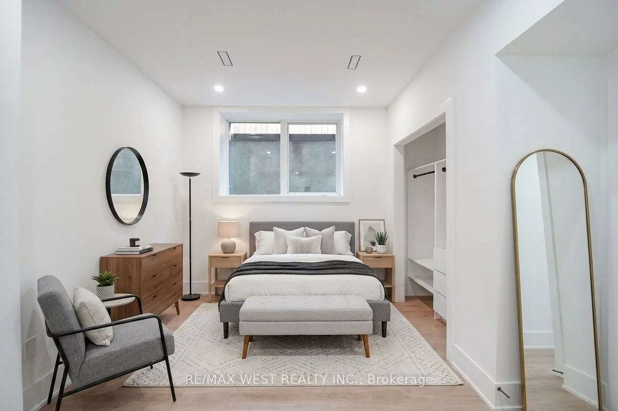 53, Celt, Yorkdale-Glen Park, Toronto