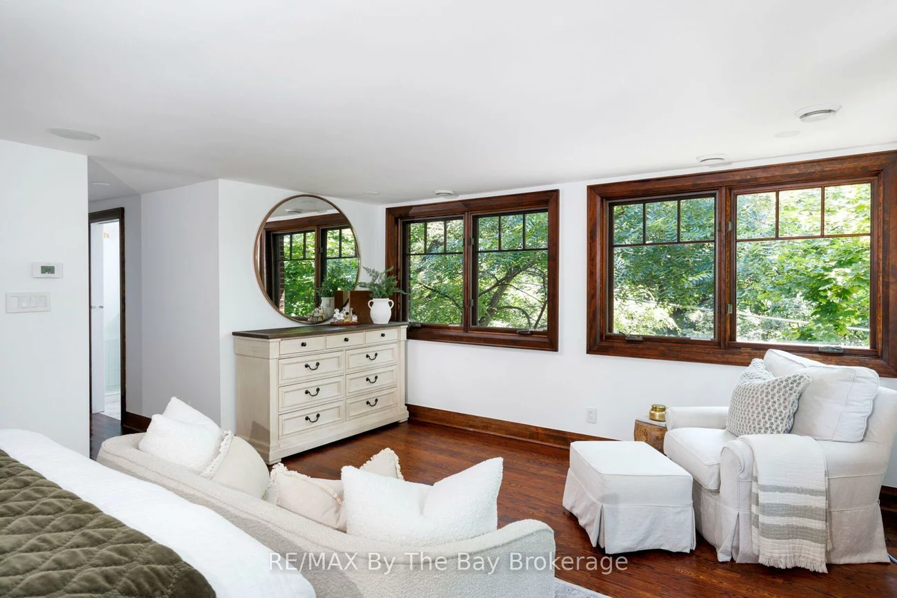 44, Rambert, High Park-Swansea, Toronto