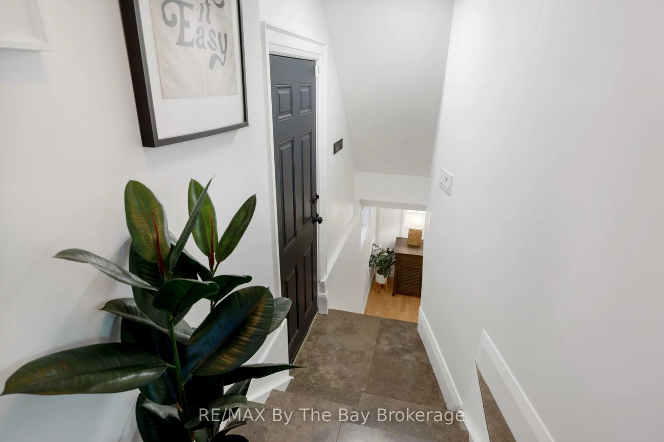 44, Rambert, High Park-Swansea, Toronto