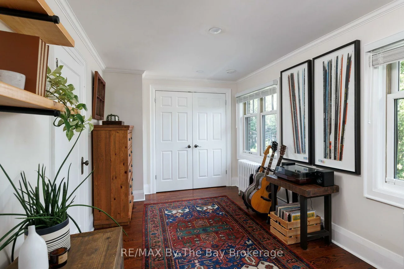 44, Rambert, High Park-Swansea, Toronto