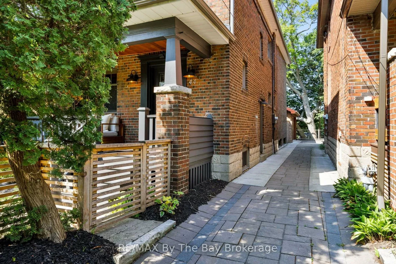 44, Rambert, High Park-Swansea, Toronto
