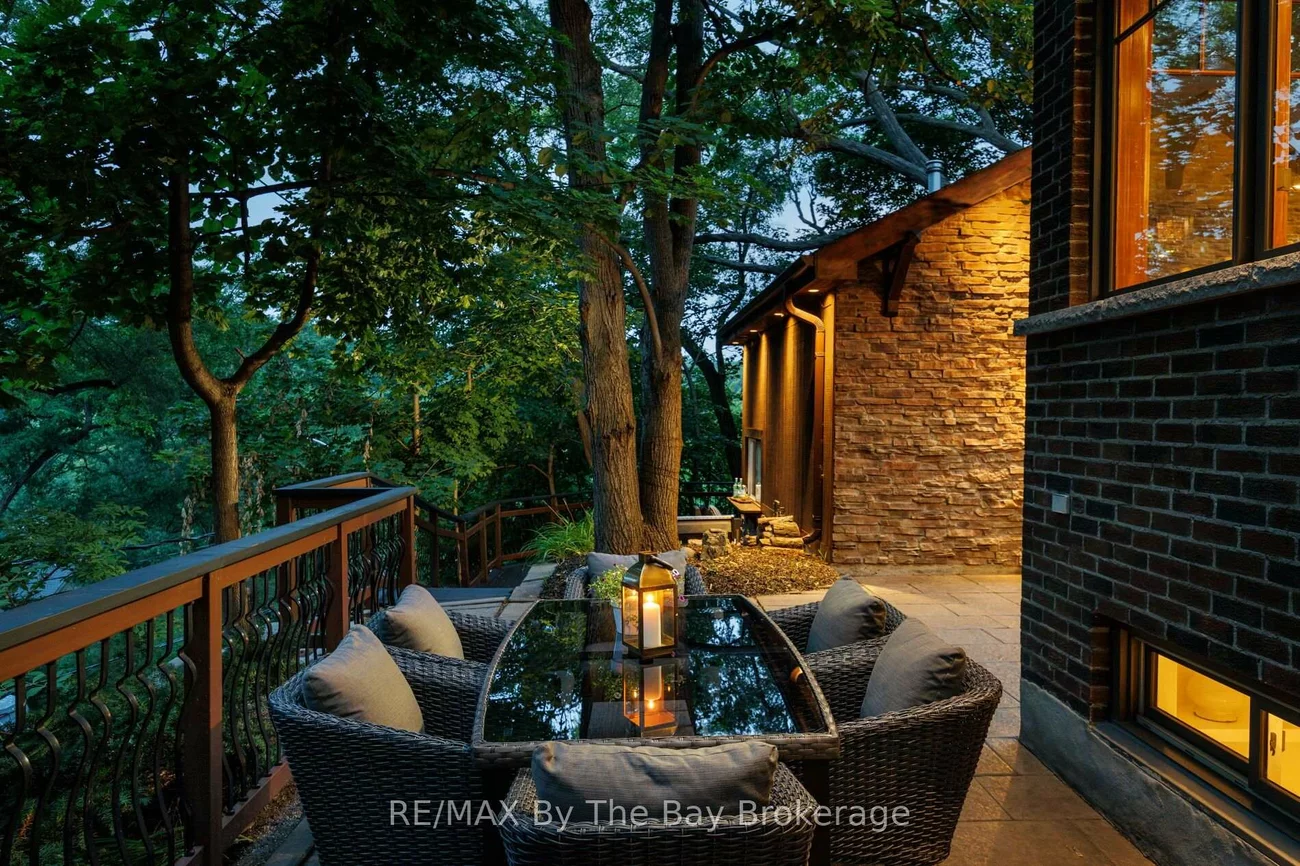 44, Rambert, High Park-Swansea, Toronto