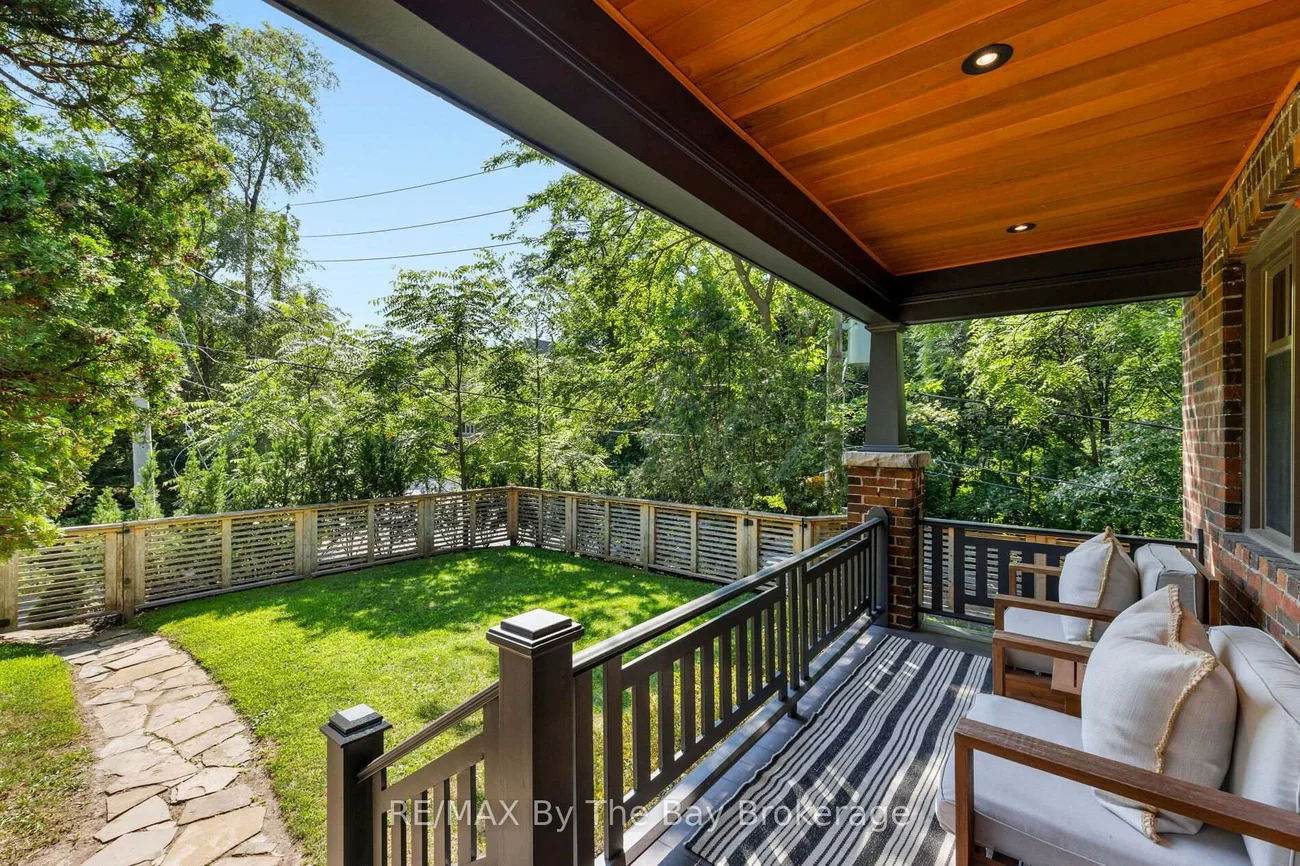44, Rambert, High Park-Swansea, Toronto