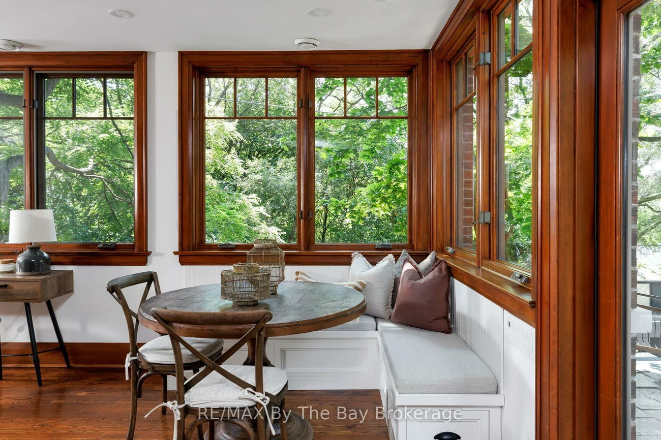 44, Rambert, High Park-Swansea, Toronto