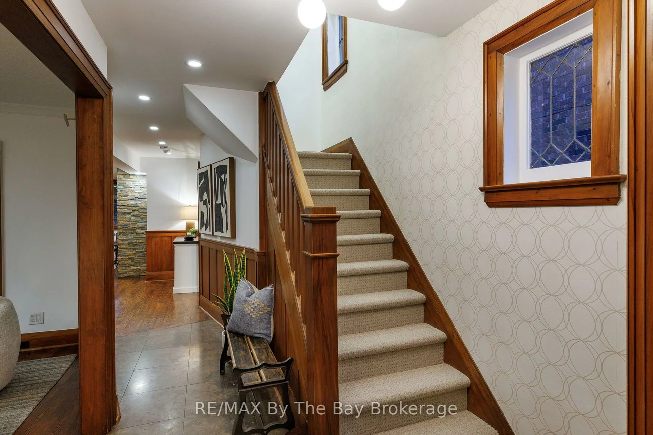44, Rambert, High Park-Swansea, Toronto