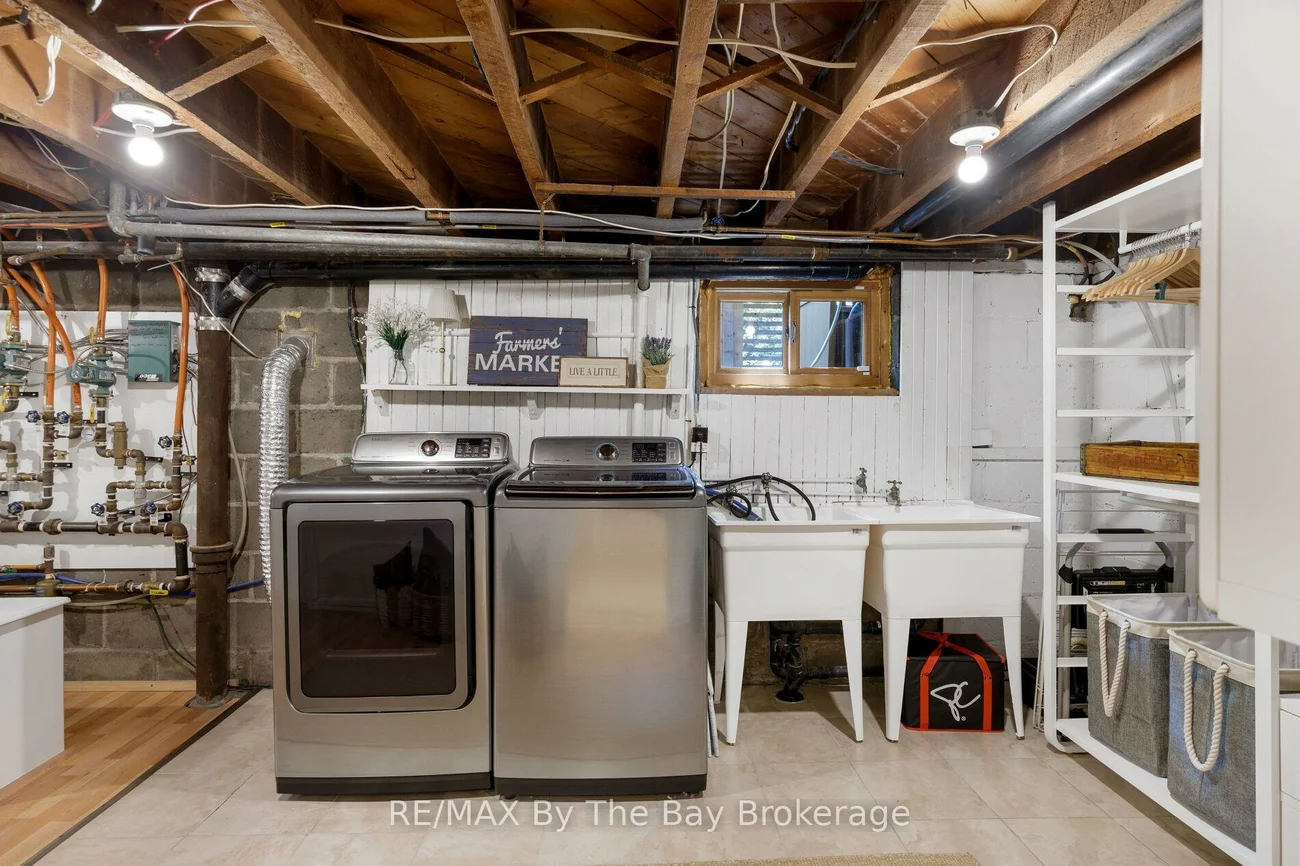 44, Rambert, High Park-Swansea, Toronto