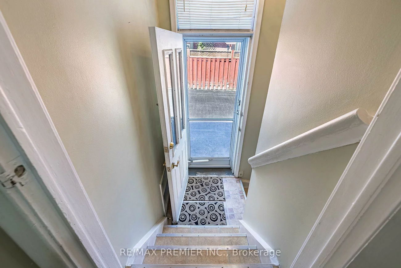 5, Valois, Thistletown-Beaumonde Heights, Toronto