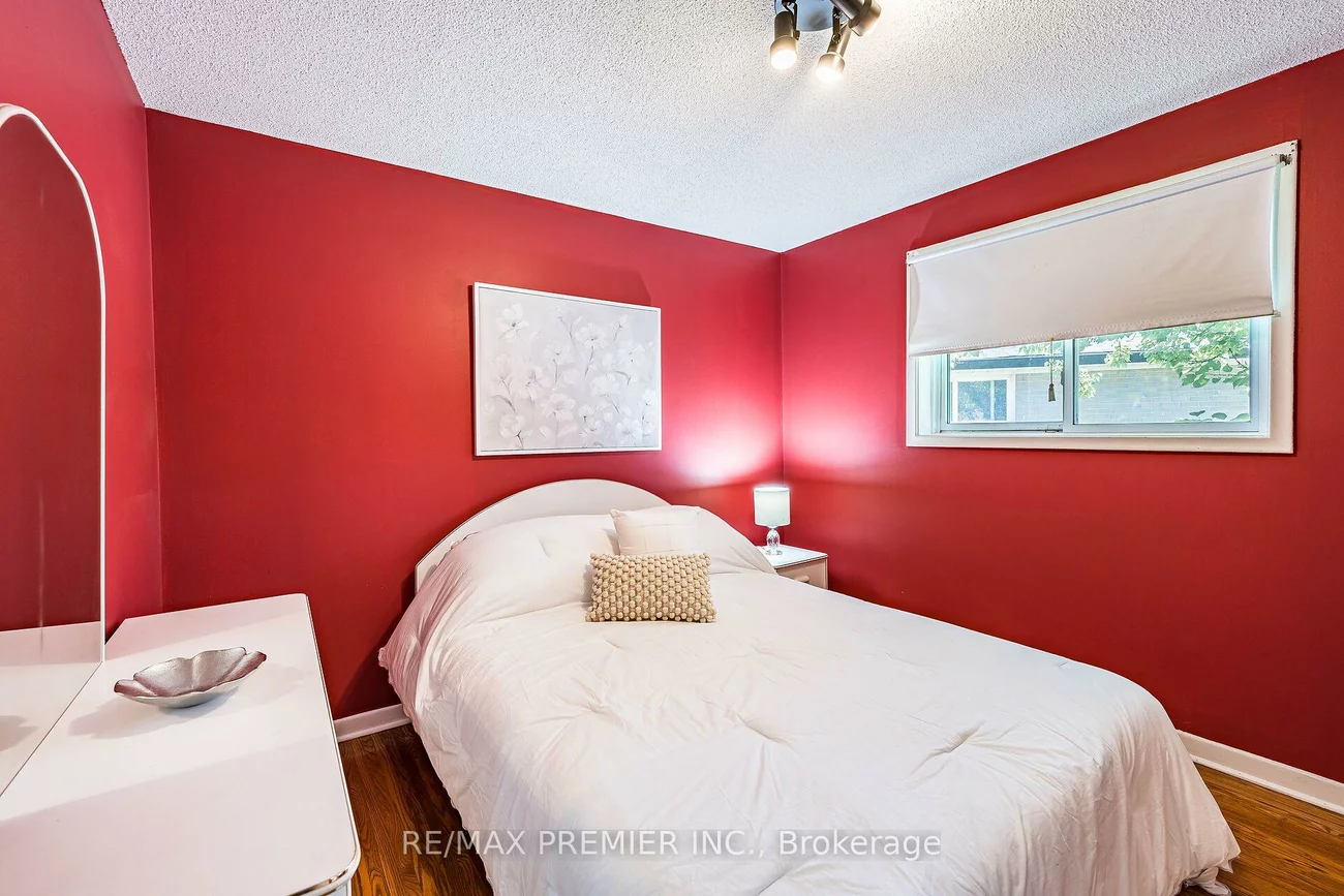 5, Valois, Thistletown-Beaumonde Heights, Toronto