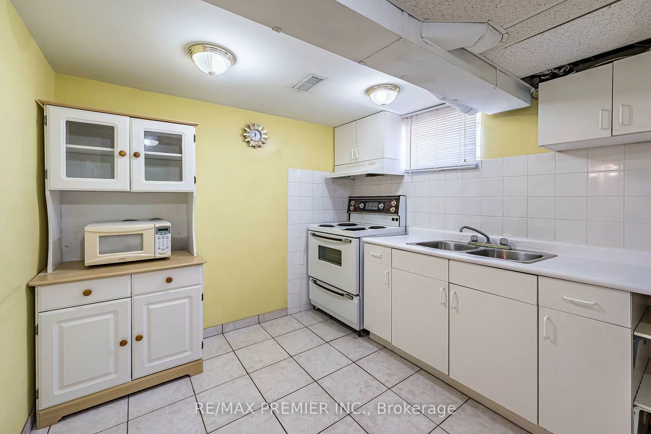 5, Valois, Thistletown-Beaumonde Heights, Toronto