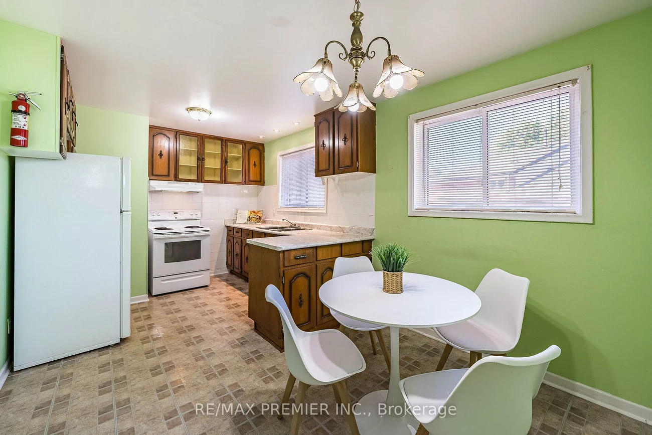5, Valois, Thistletown-Beaumonde Heights, Toronto