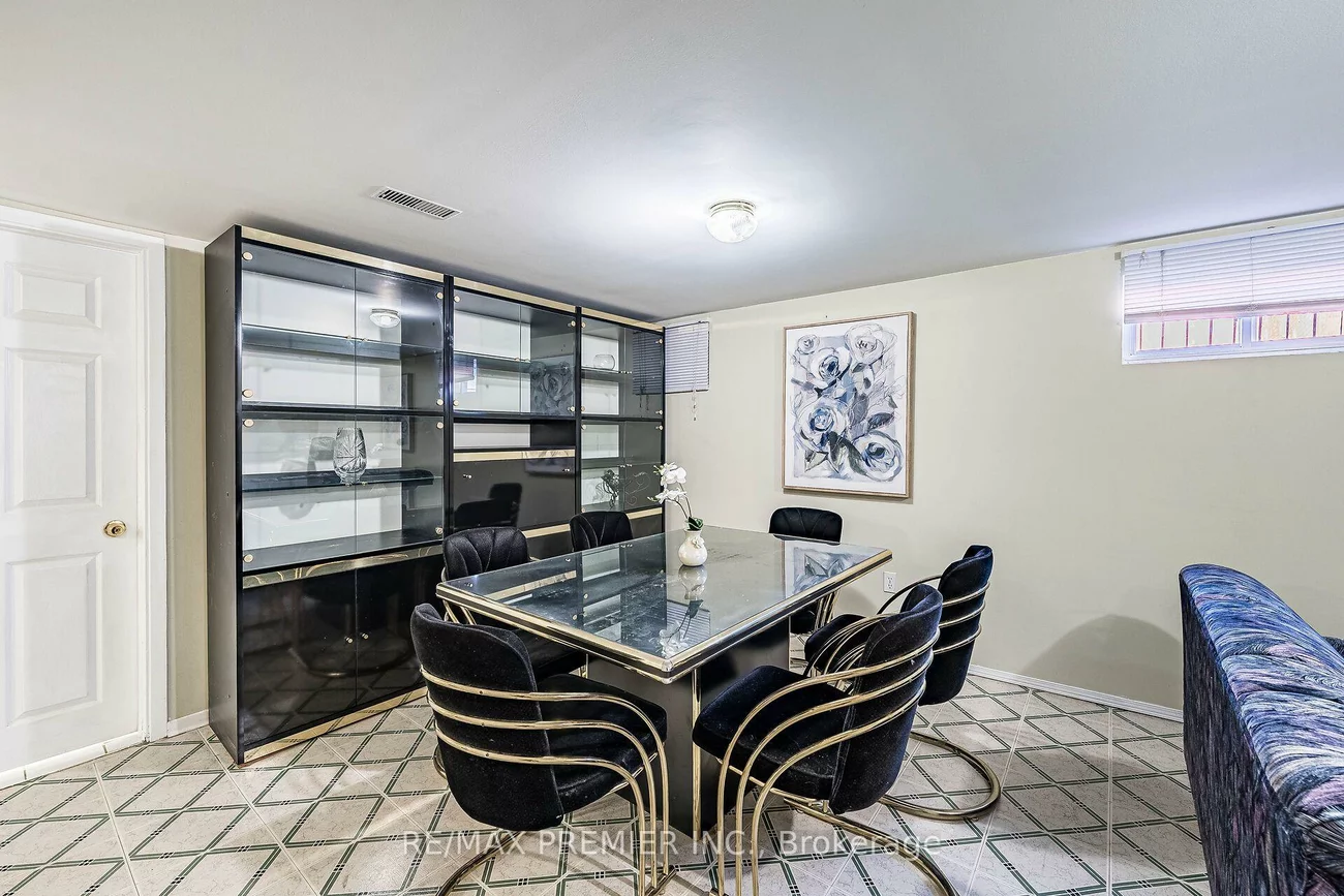 5, Valois, Thistletown-Beaumonde Heights, Toronto