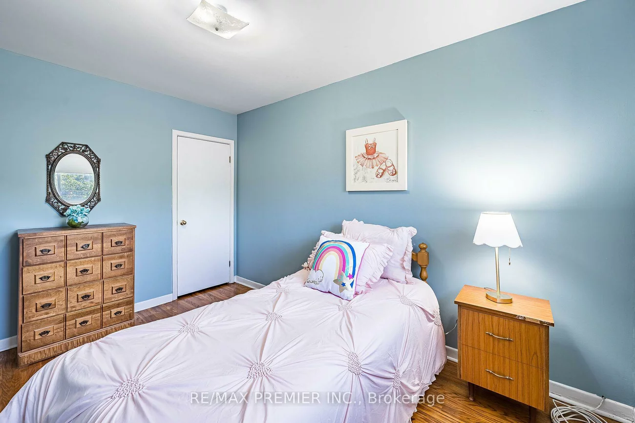 5, Valois, Thistletown-Beaumonde Heights, Toronto