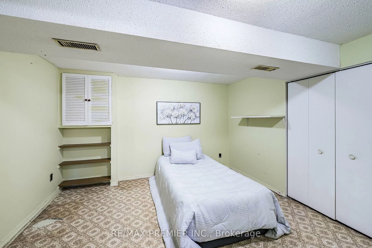 5, Valois, Thistletown-Beaumonde Heights, Toronto