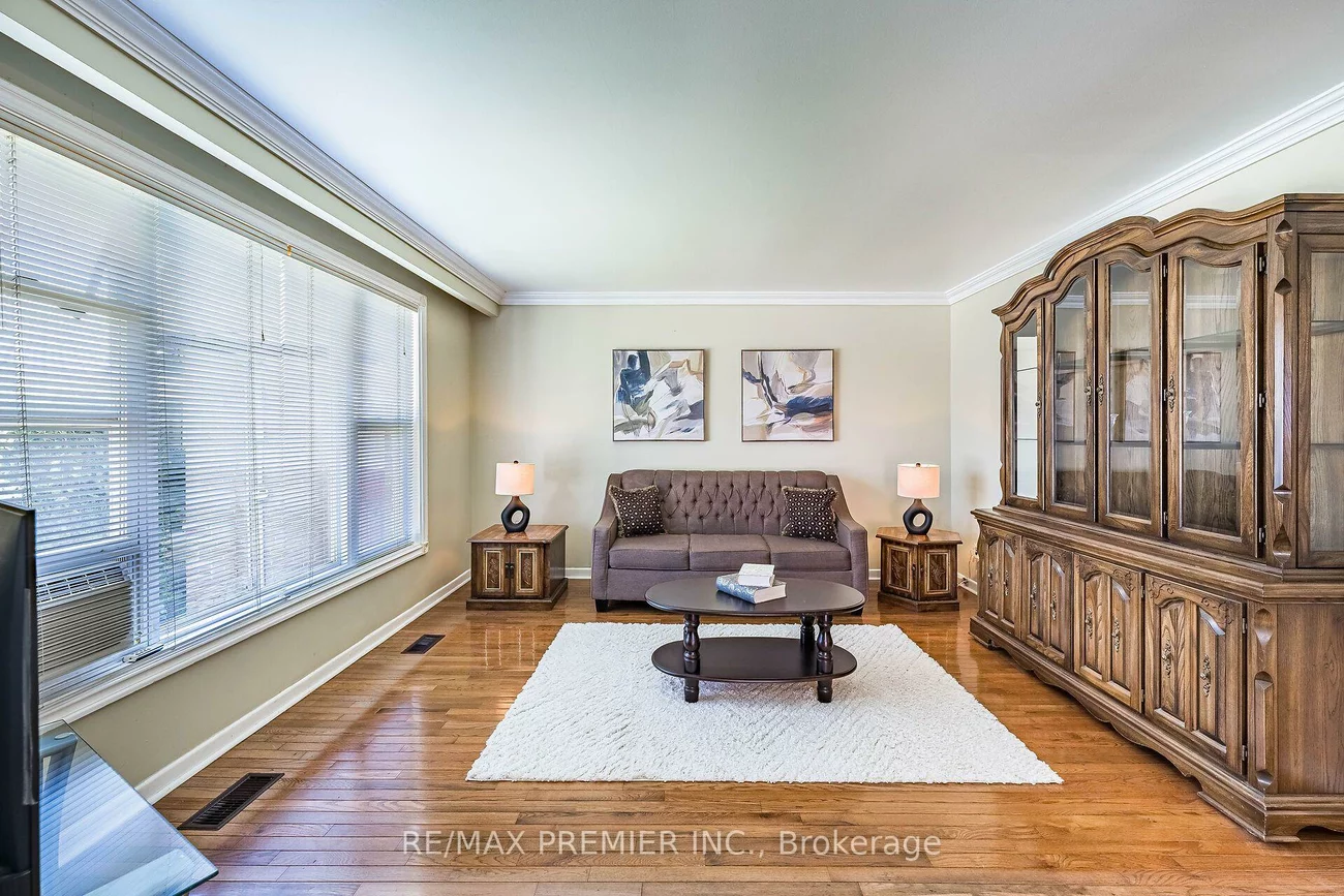 5, Valois, Thistletown-Beaumonde Heights, Toronto