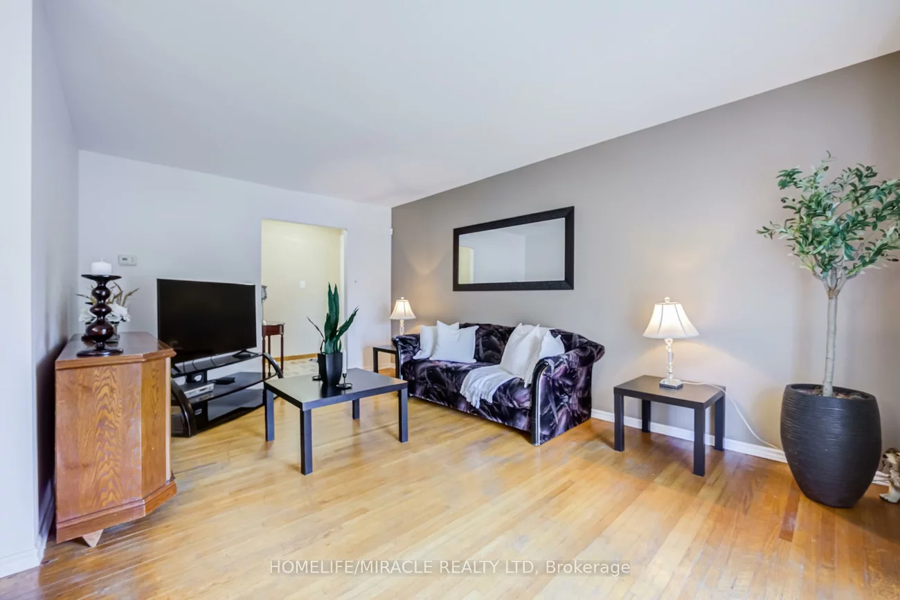 9, Wheatsheaf, Black Creek, Toronto