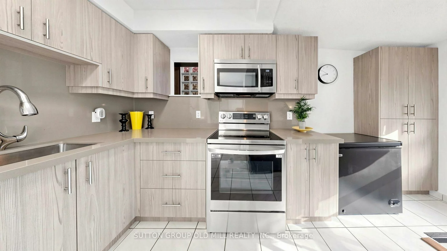 6, Hilldale, Rockcliffe-Smythe, Toronto