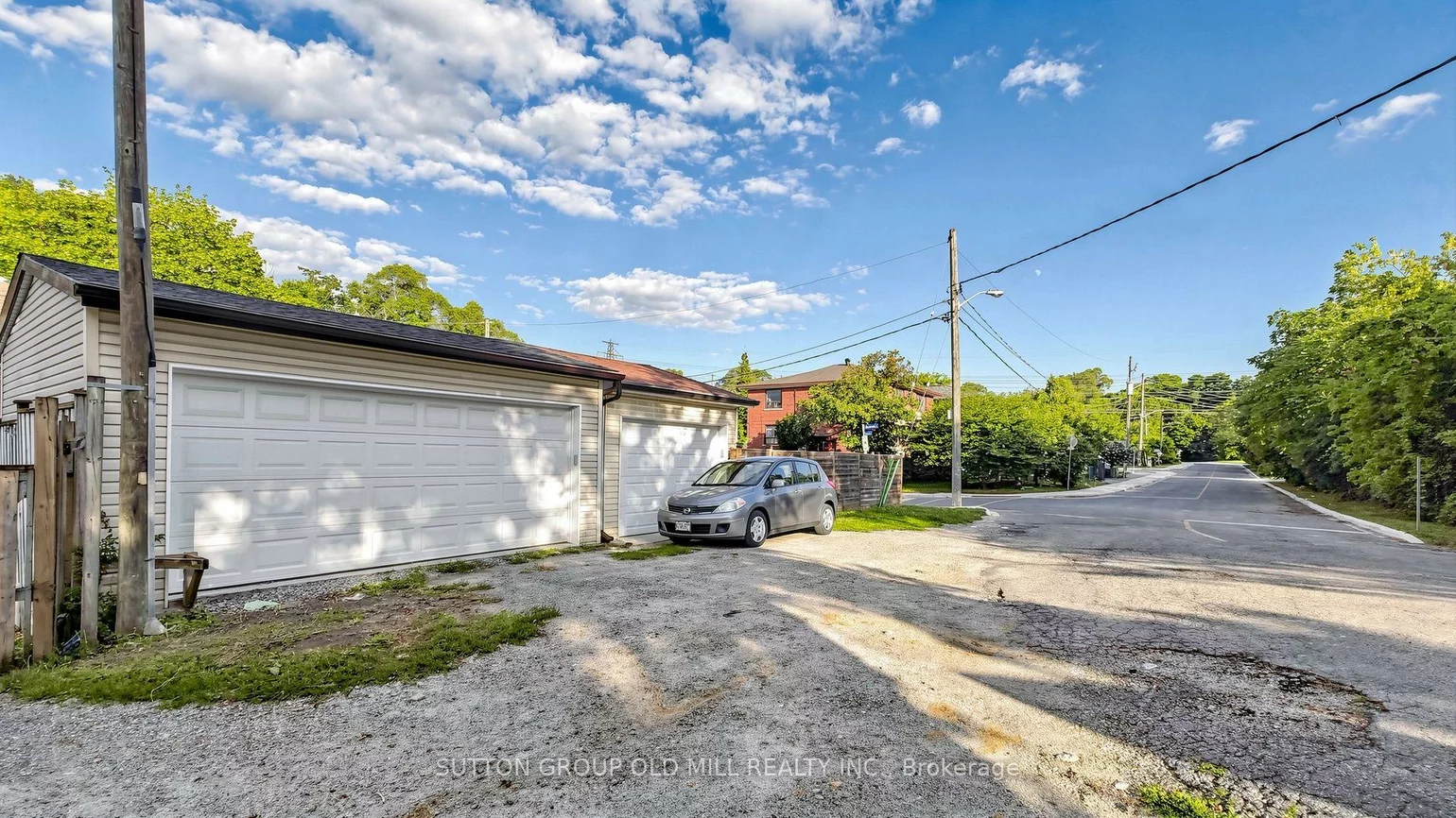 6, Hilldale, Rockcliffe-Smythe, Toronto