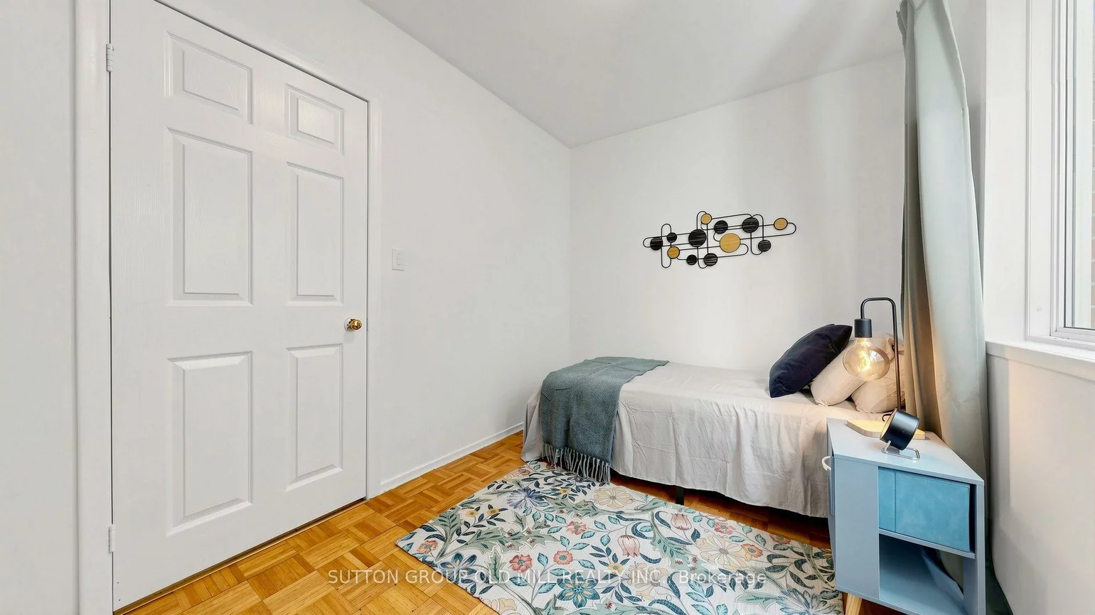 6, Hilldale, Rockcliffe-Smythe, Toronto