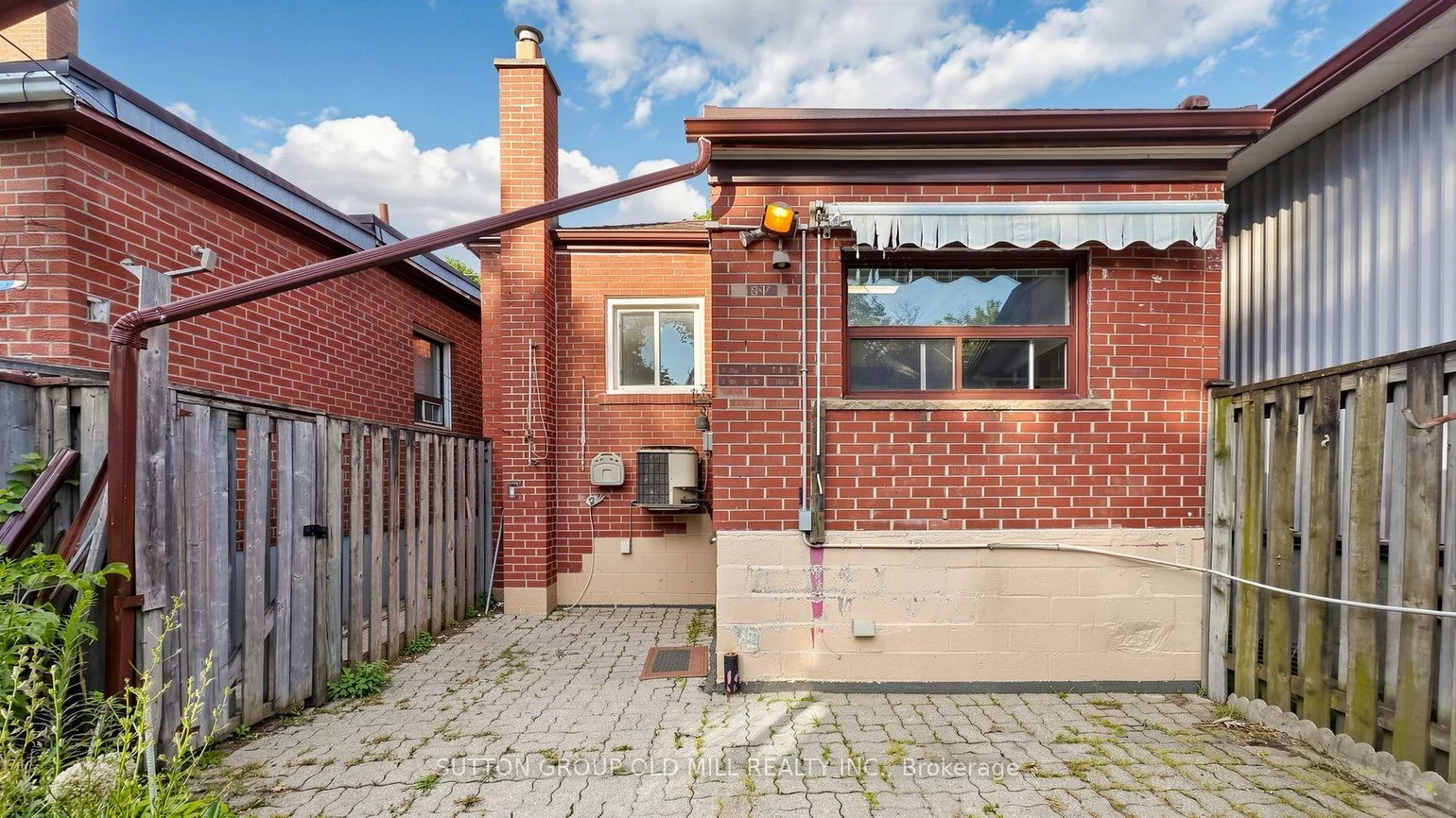 6, Hilldale, Rockcliffe-Smythe, Toronto