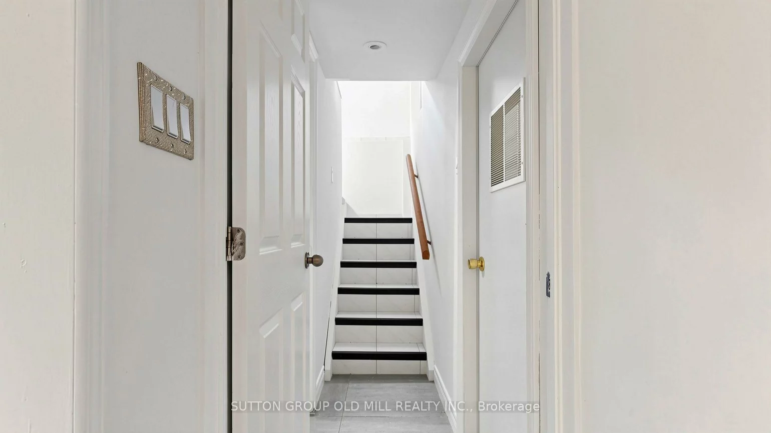 6, Hilldale, Rockcliffe-Smythe, Toronto