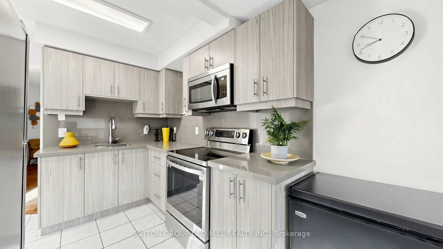 6, Hilldale, Rockcliffe-Smythe, Toronto
