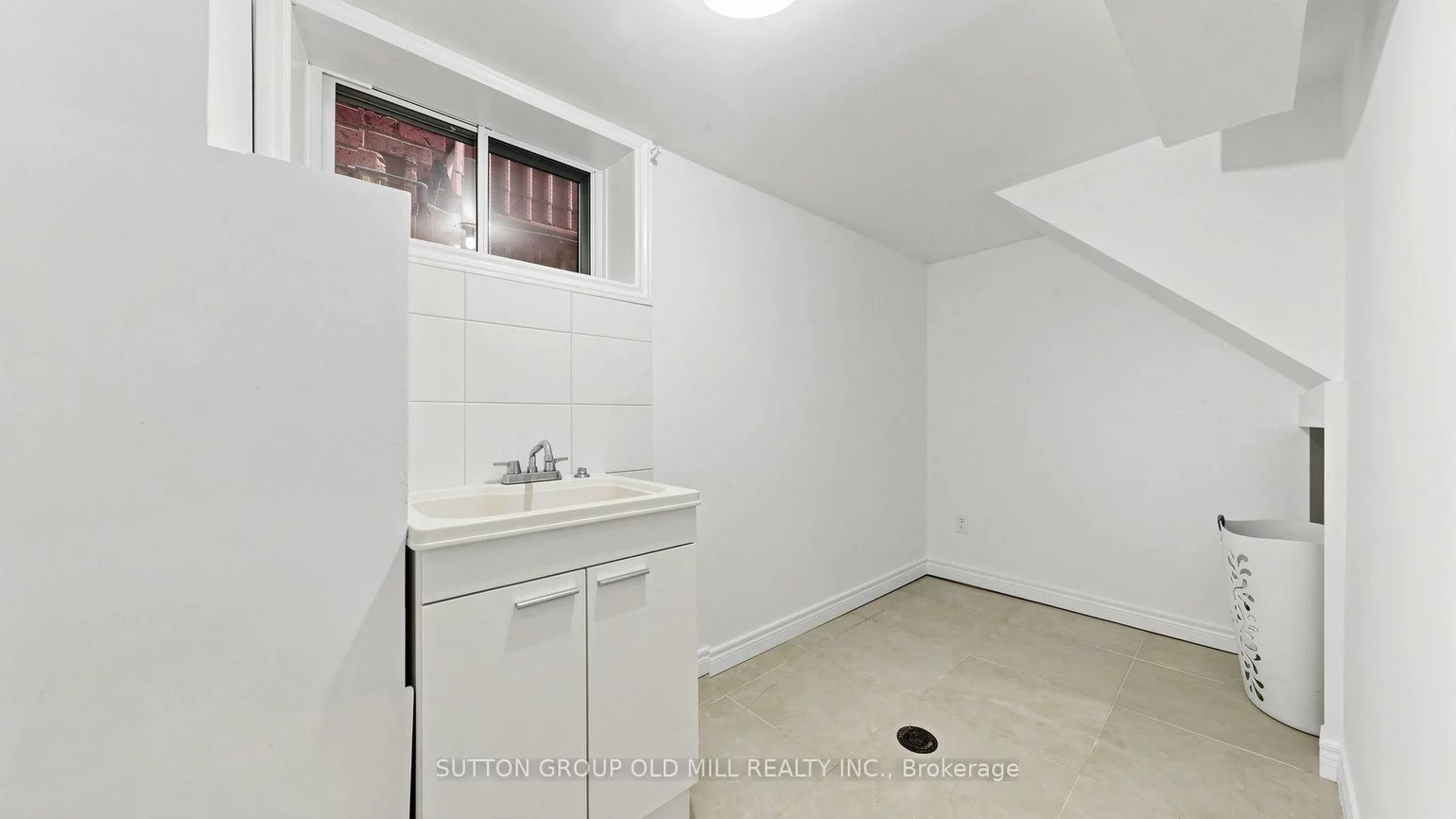 6, Hilldale, Rockcliffe-Smythe, Toronto