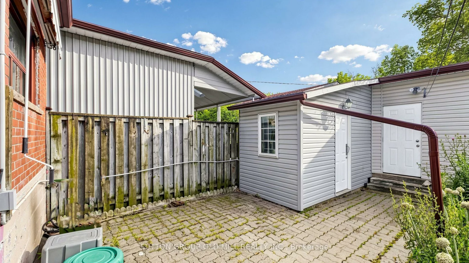 6, Hilldale, Rockcliffe-Smythe, Toronto