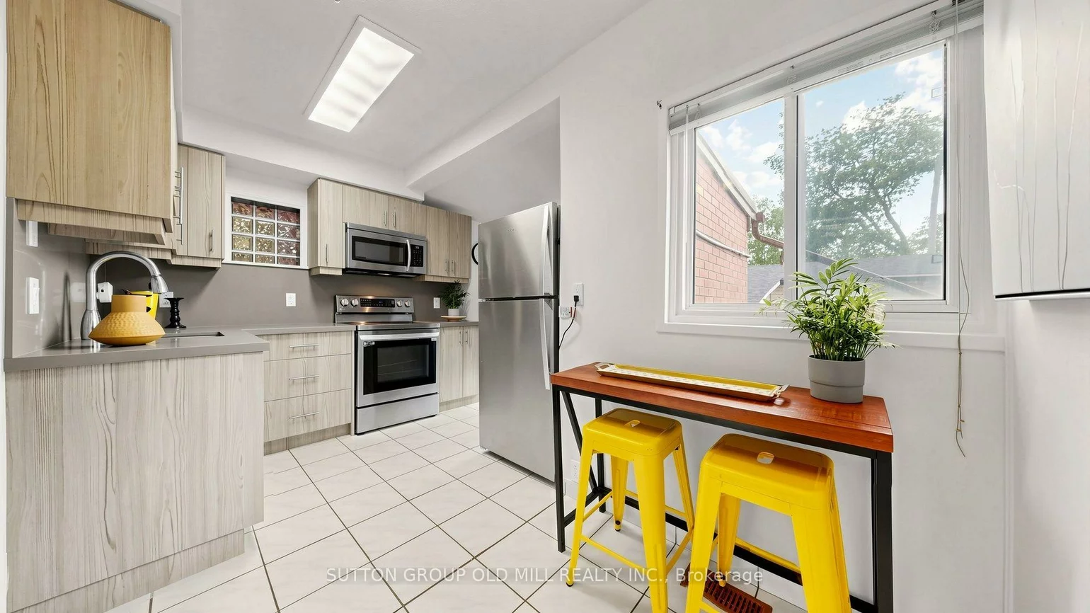 6, Hilldale, Rockcliffe-Smythe, Toronto