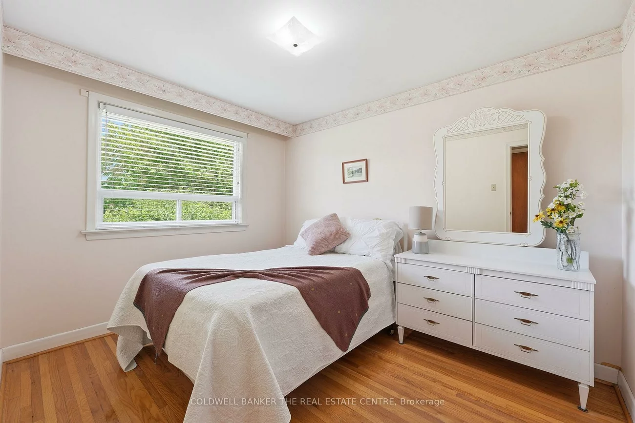 40, Benway, Rexdale-Kipling, Toronto