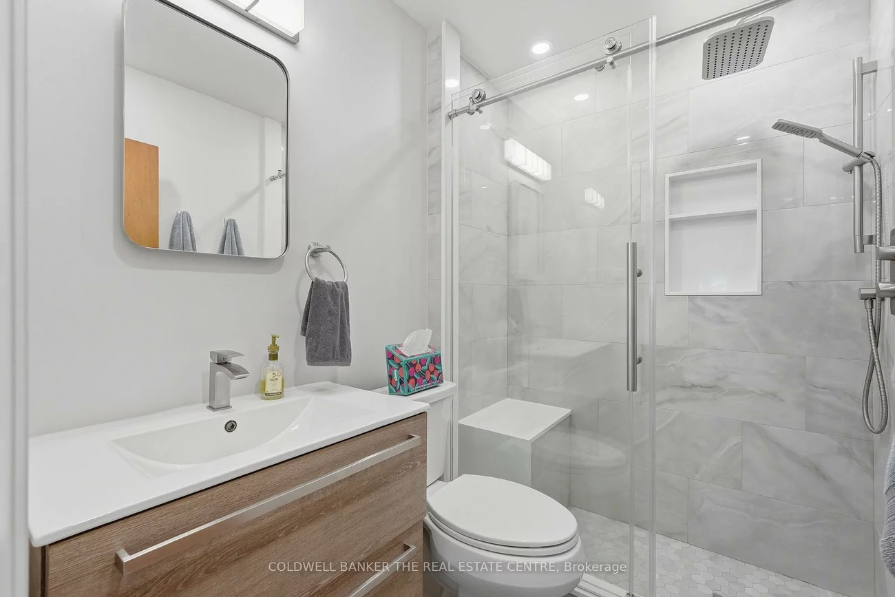 40, Benway, Rexdale-Kipling, Toronto