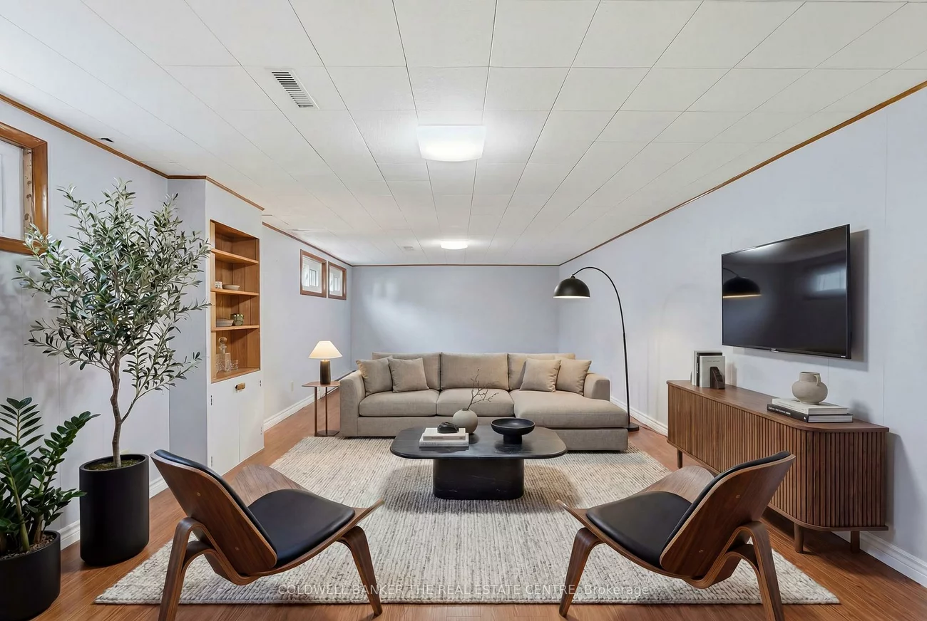 40, Benway, Rexdale-Kipling, Toronto