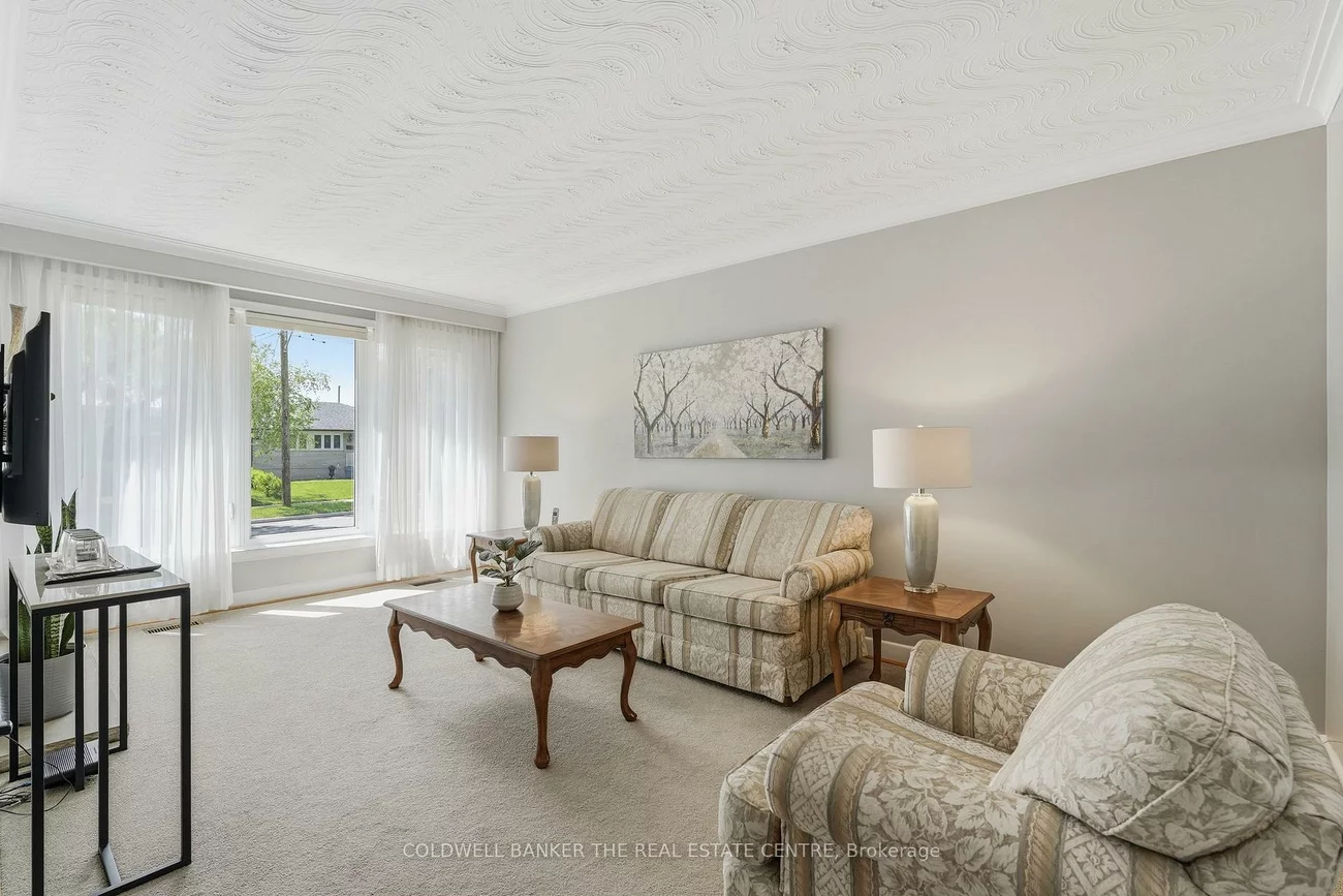 40, Benway, Rexdale-Kipling, Toronto