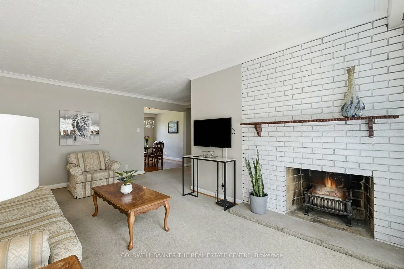 40, Benway, Rexdale-Kipling, Toronto