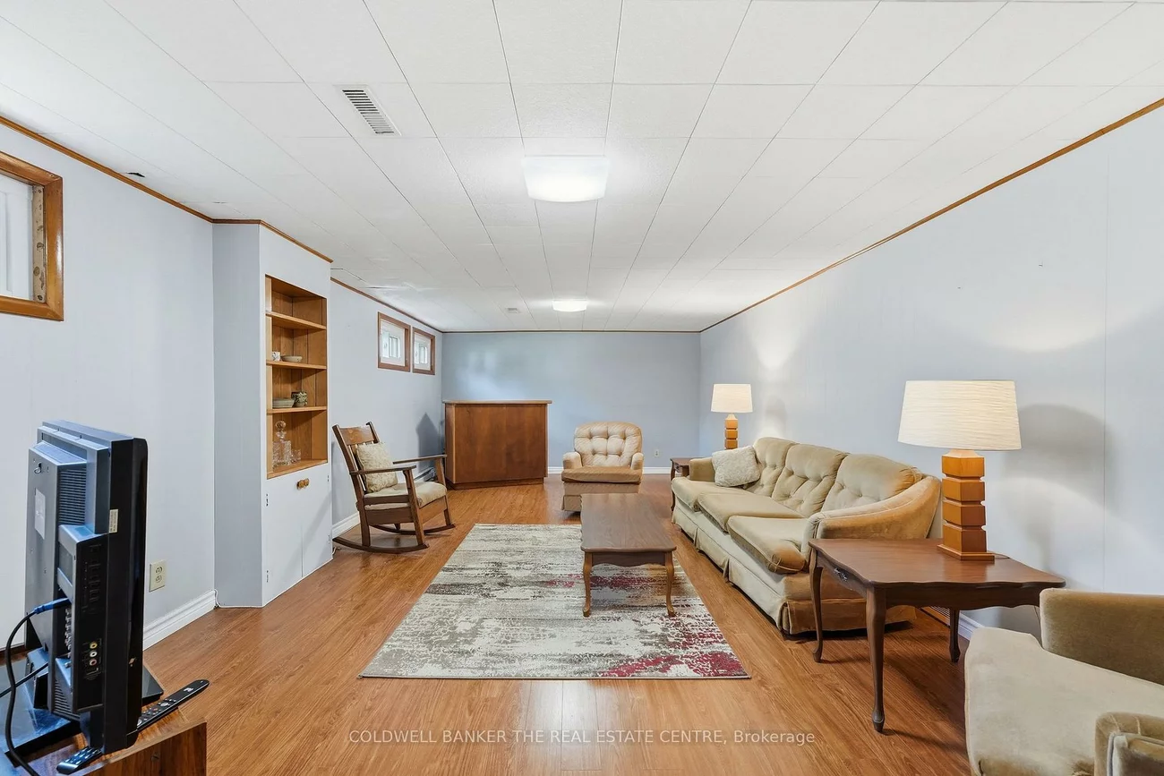 40, Benway, Rexdale-Kipling, Toronto
