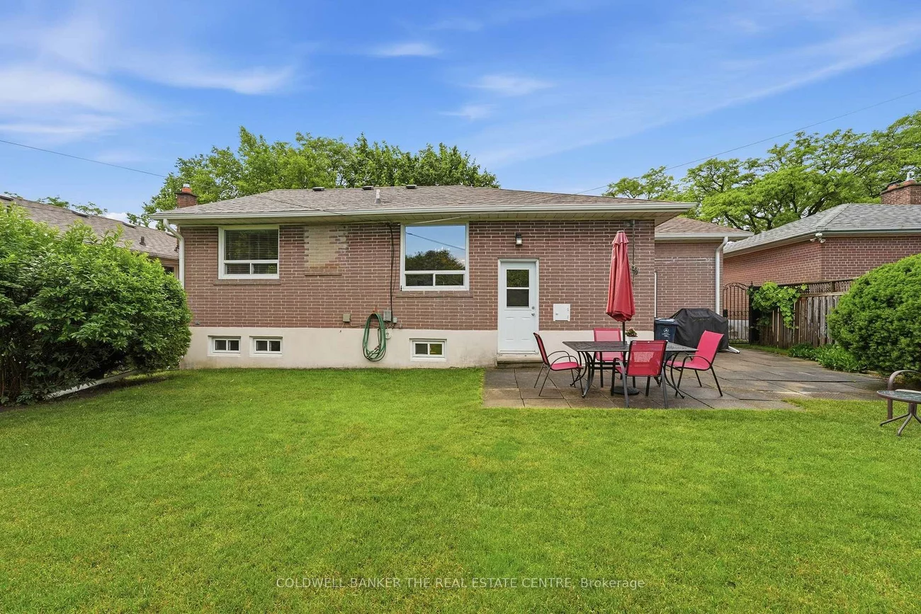 40, Benway, Rexdale-Kipling, Toronto