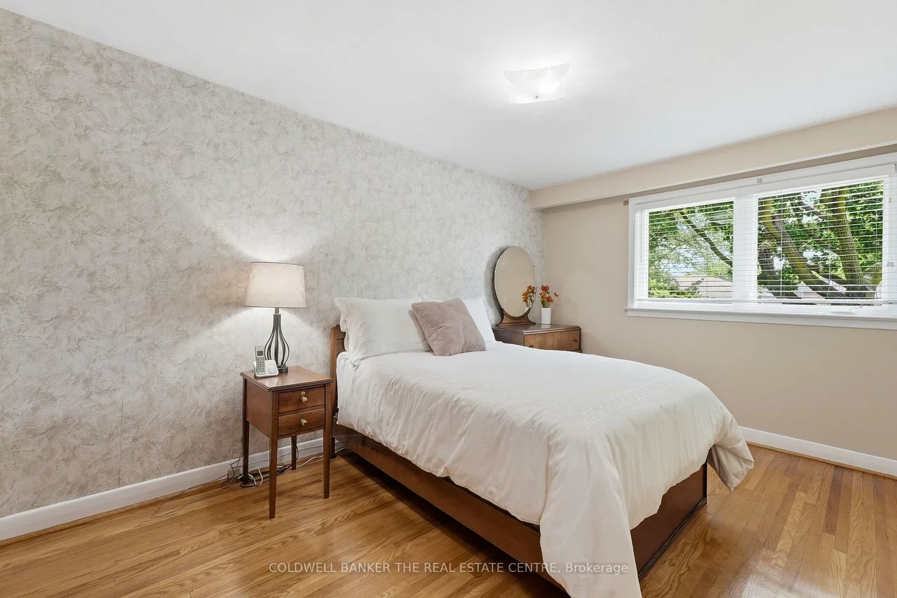 40, Benway, Rexdale-Kipling, Toronto