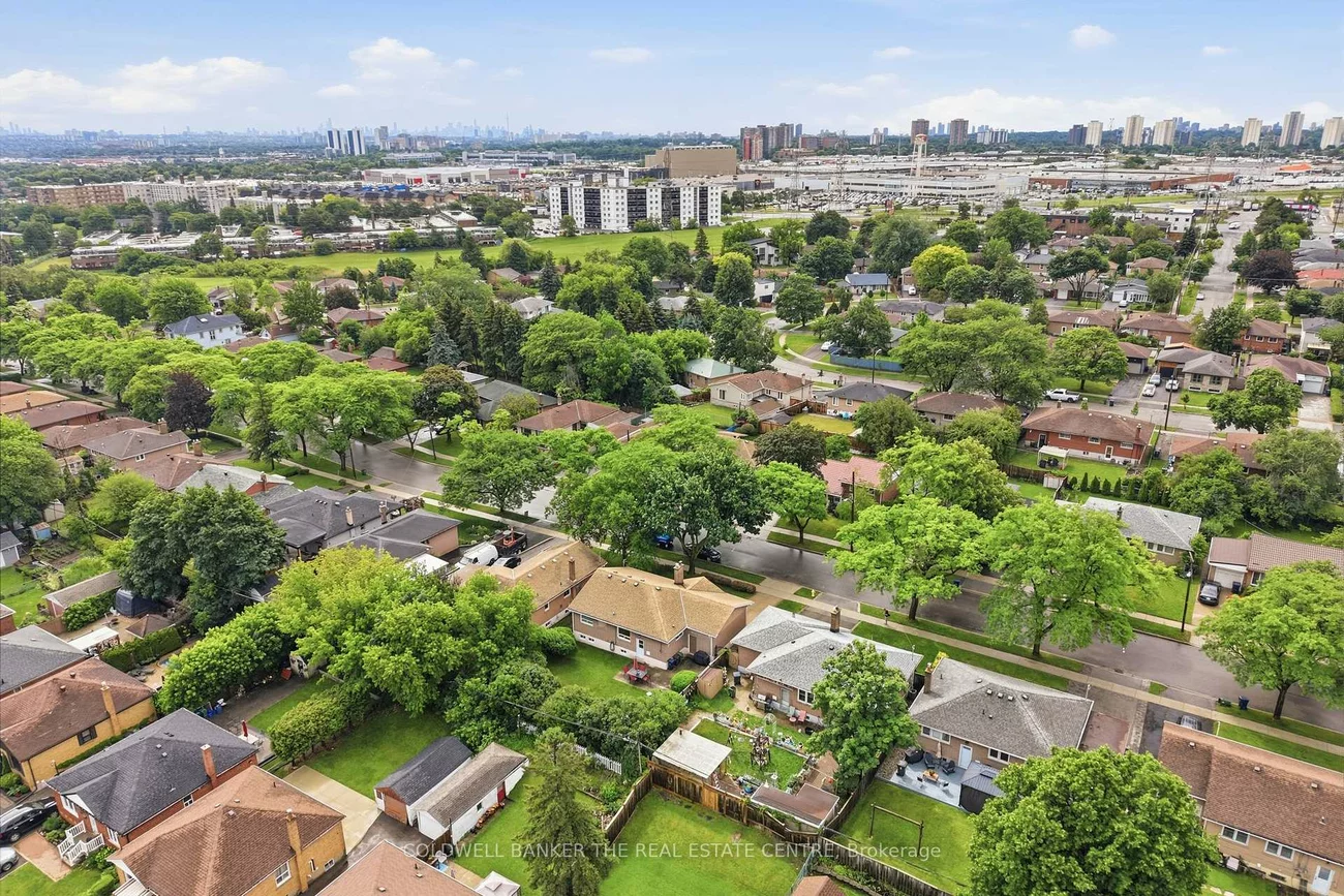 40, Benway, Rexdale-Kipling, Toronto
