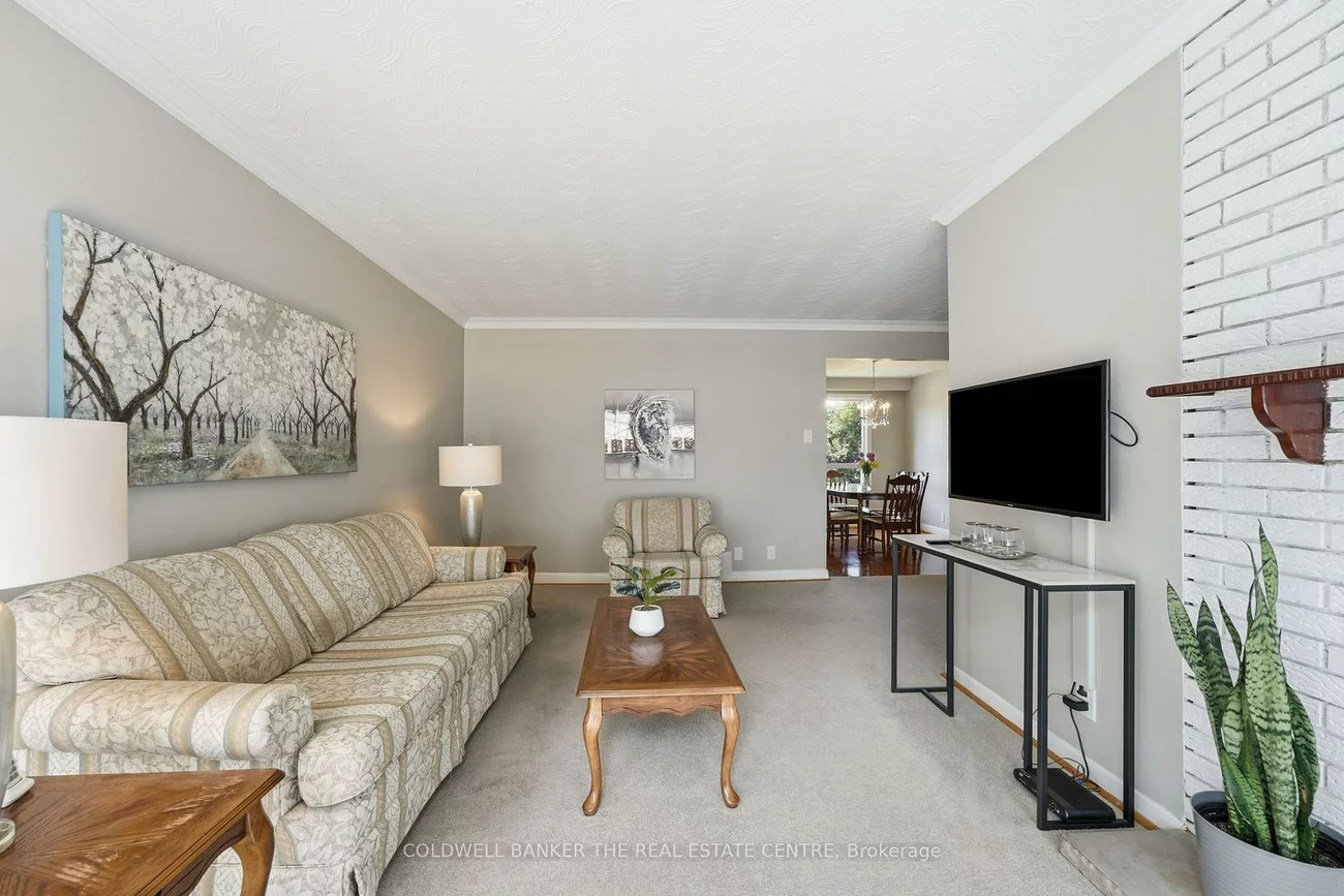 40, Benway, Rexdale-Kipling, Toronto