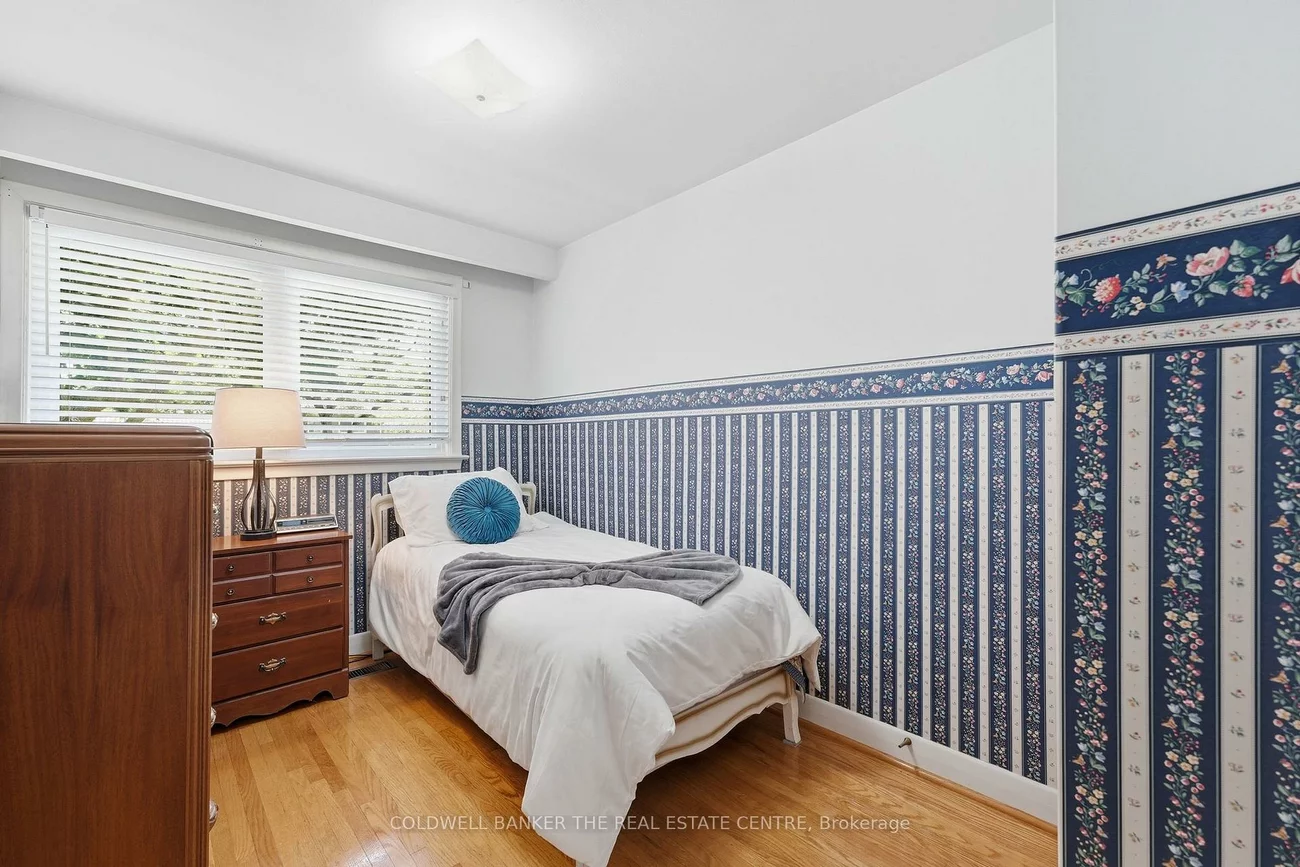 40, Benway, Rexdale-Kipling, Toronto