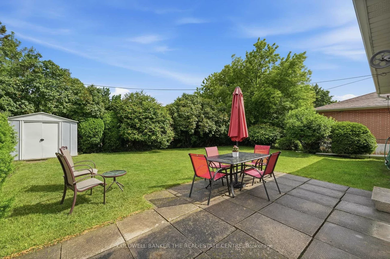 40, Benway, Rexdale-Kipling, Toronto