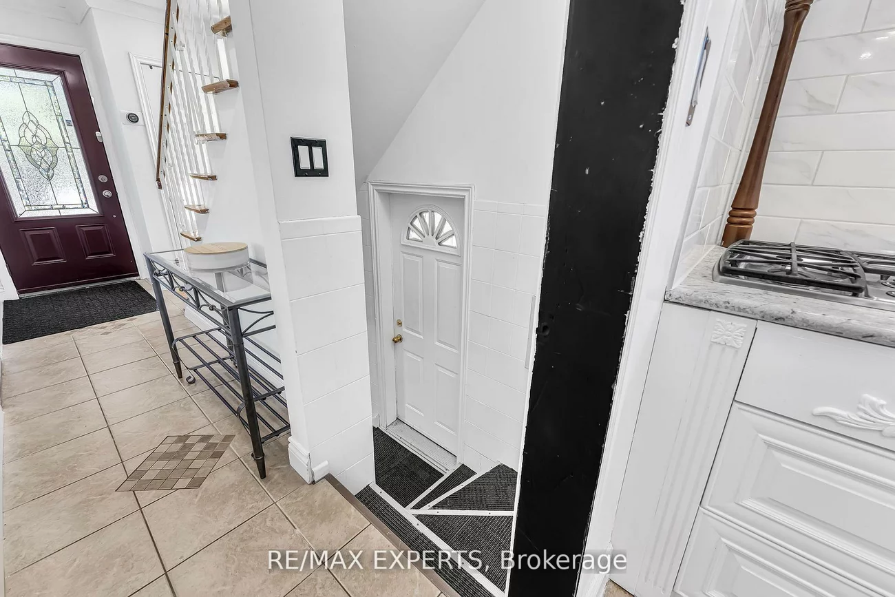 81, Hagar, Rockcliffe-Smythe, Toronto