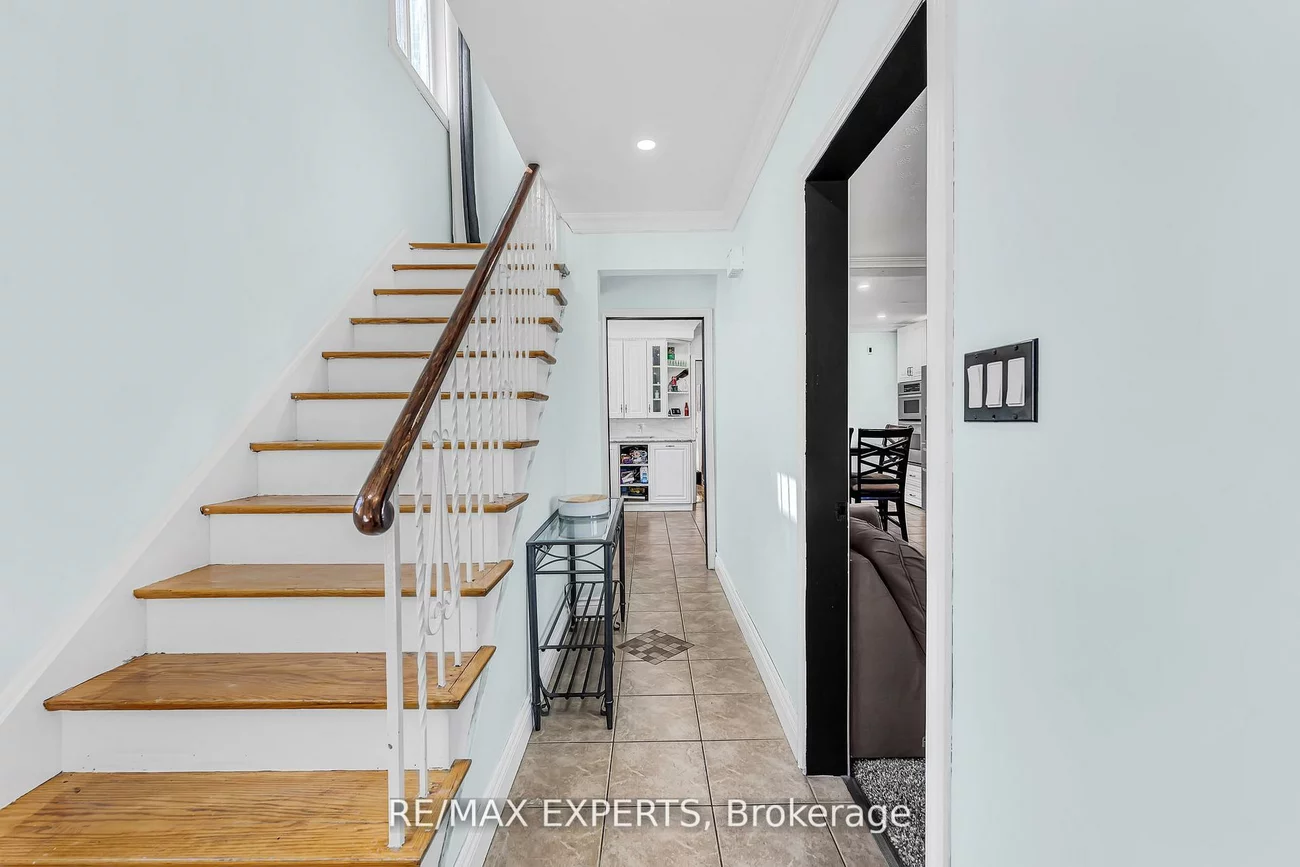 81, Hagar, Rockcliffe-Smythe, Toronto