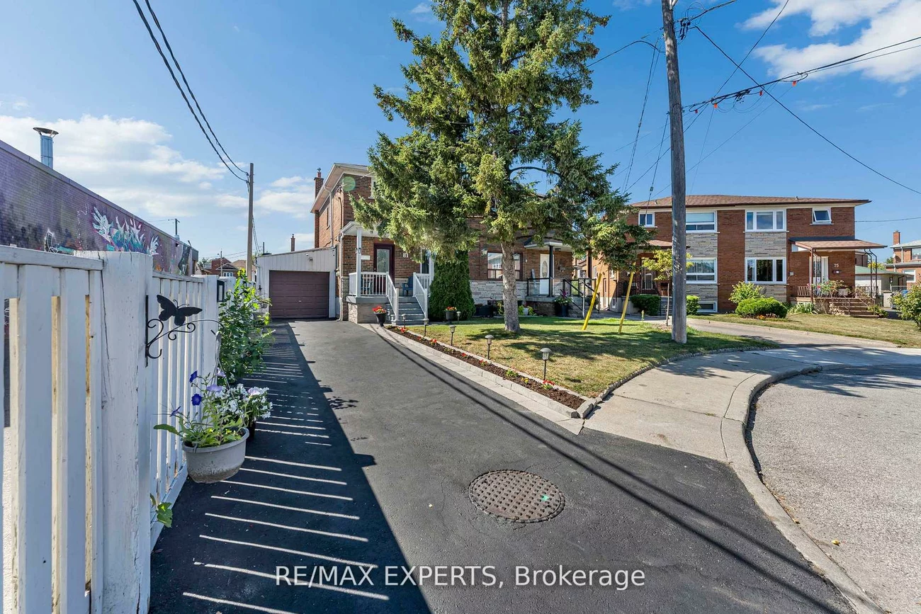 81, Hagar, Rockcliffe-Smythe, Toronto