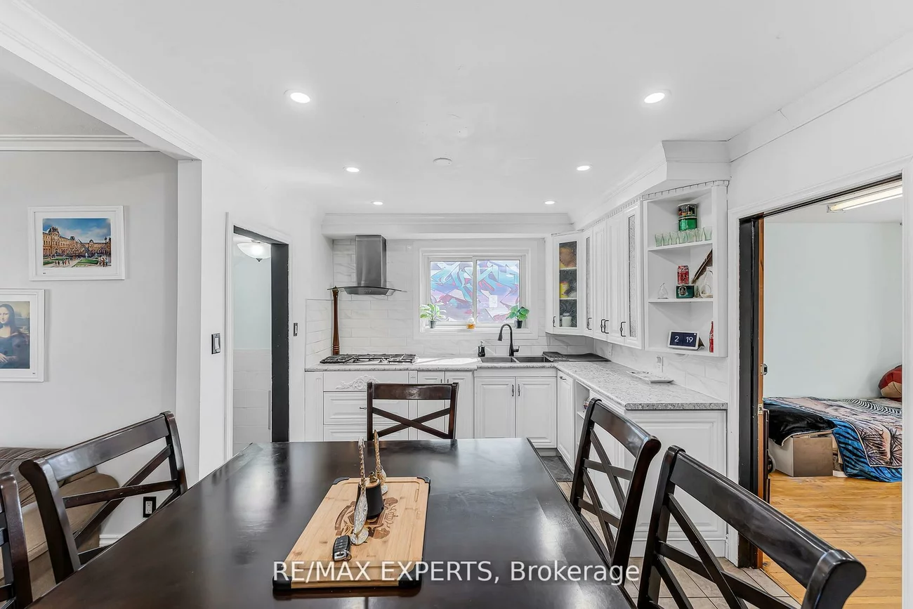 81, Hagar, Rockcliffe-Smythe, Toronto