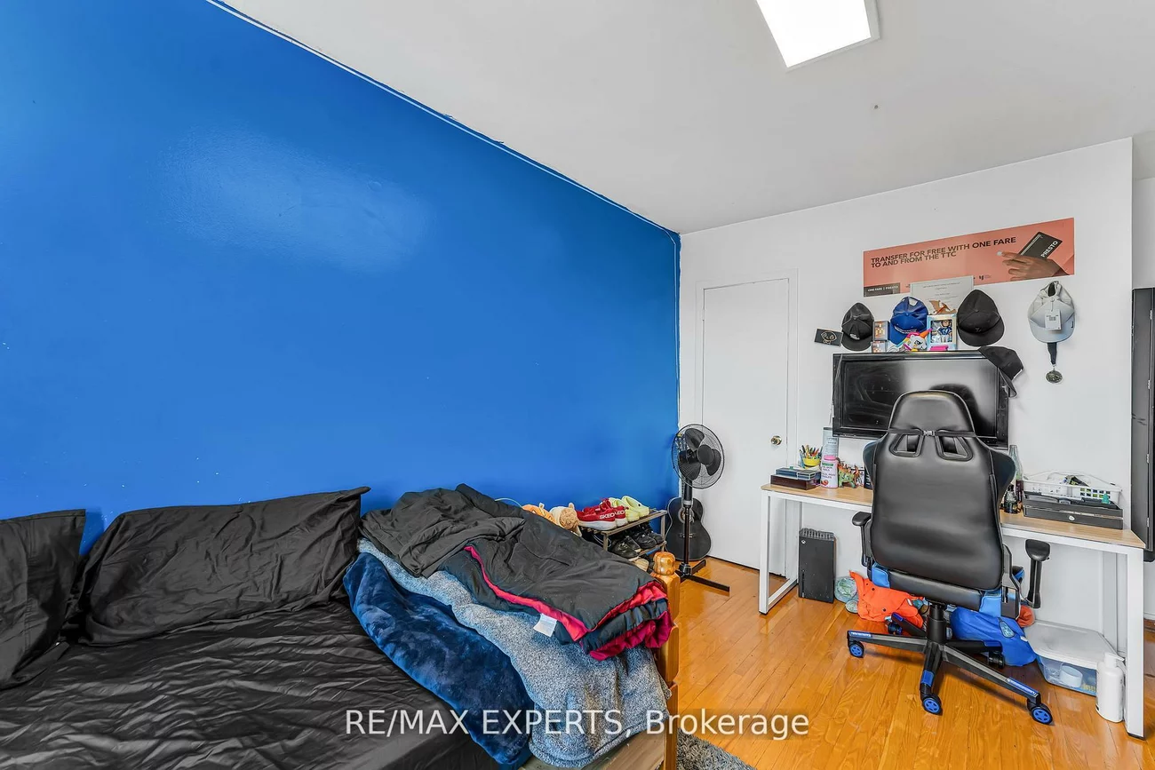 81, Hagar, Rockcliffe-Smythe, Toronto
